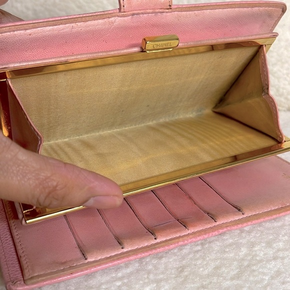 ๐Chanel Pink Caviar Long Kisslock Wallet - Picture 5 of 7